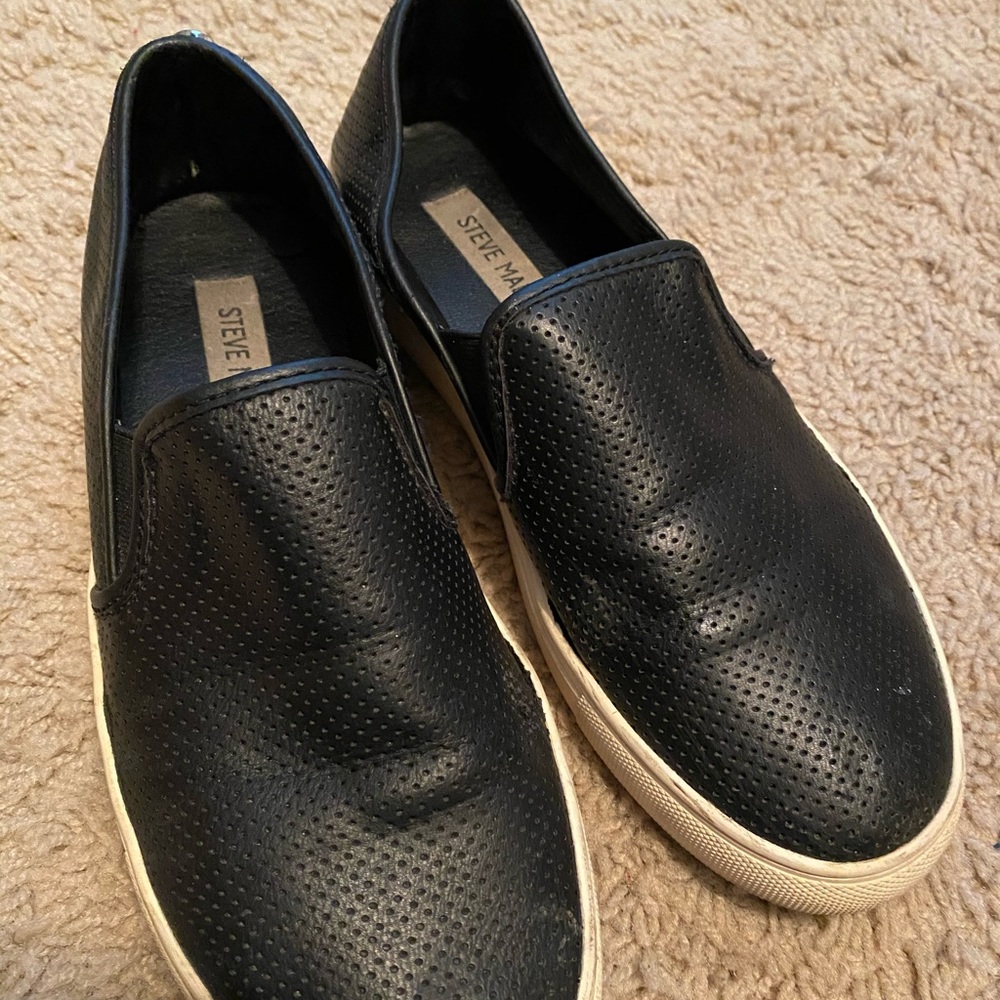 Black slip on Steve maddens